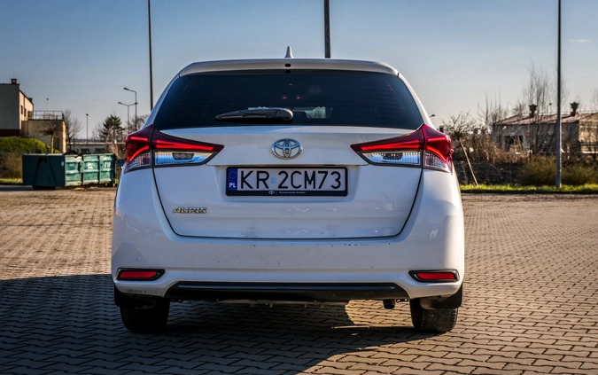 Toyota Auris cena 34000 przebieg: 193000, rok produkcji 2018 z Kraków małe 106